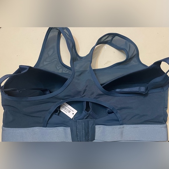 Adore Me
Women's Micah High-Impact Sports Bra. Size 34DD. NWT. - Picture 5 of 7